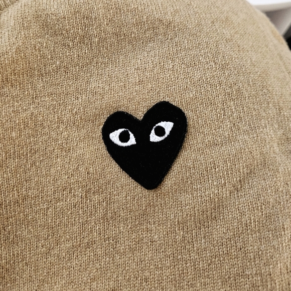 COMME DES GARCONS PLAY Heart-Patch Knit Light Camel Beige Tan Wool Cardigan - Picture 7 of 11